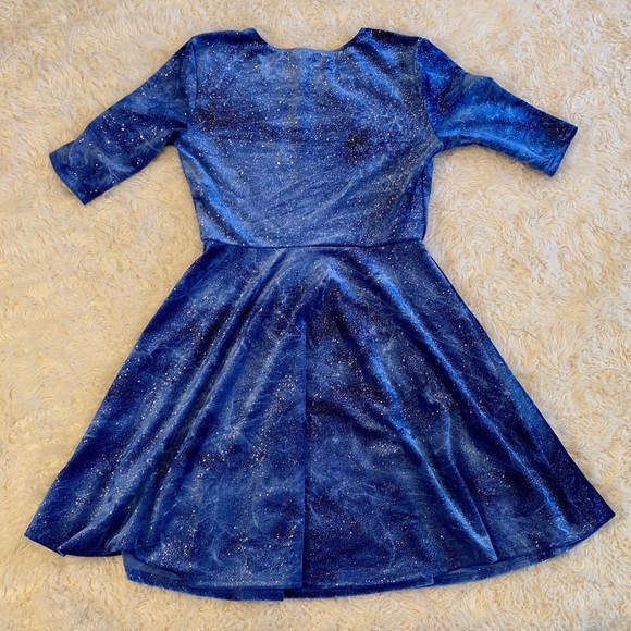 American Apparel • Shiny Velvet Keyhole Dress - Picture 5 of 12